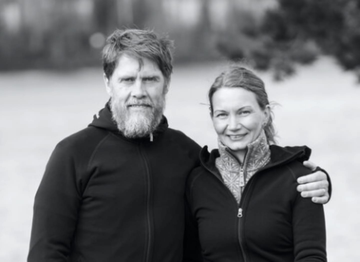 En ensam fiskodlare gör inte så stor skillnad. Eftersom vi brinner för att odla svensk kvalitetsfisk hållbart och cirkulärt måste vi tänka utanför vår egen verksamhet. Bara genom att samarbeta med andra odlare, forskning och myndigheter kan vi få Sveriges vattenbruk att ta plats i större sammanhang. Genom Matfiskodlarna deltar vi i utbildningar och hjälper till att skapa förutsättningar för en bransch som drivs, växer och utvecklas på ett hållbart sätt.